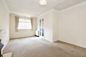 LIVING ROOM- click for photo gallery